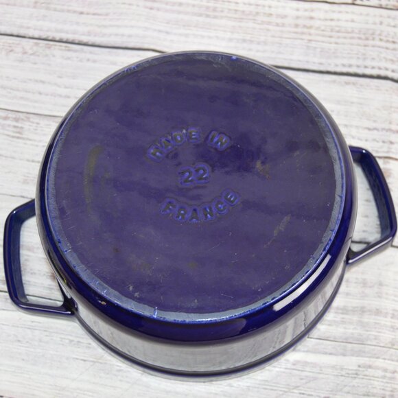 Staub 22 Blue Enameled Dutch Oven 2.6L NO LID GUC READ - Picture 4 of 13
